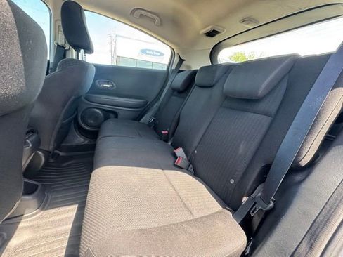 Used 2018 Honda HR-V LX image 12