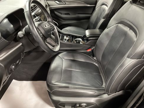 Used 2022 Jeep Grand Cherokee L Limited image 9