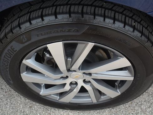 Used 2023 Chevrolet Equinox Premier AWD/4WD image 24