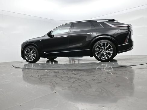 Used 2026 Cadillac Lyriq Signature Luxury w/ Nappa Leather Package AWD/4WD image 51