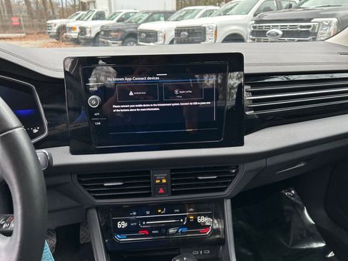 Used 2025 Volkswagen Jetta S image 16