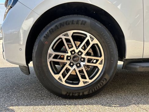 Used 2025 Ford Expedition Max Active RWD image 7