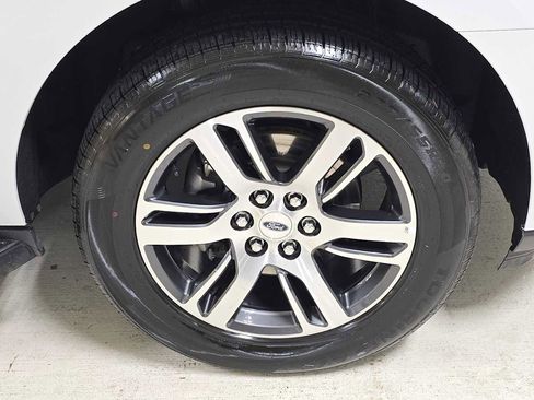 Used 2024 Ford Expedition Limited image 9