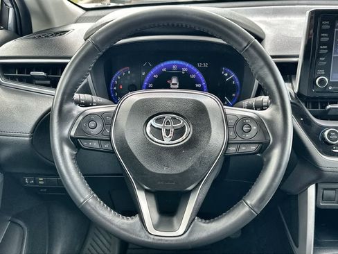 Used 2022 Toyota Corolla Cross XLE image 21