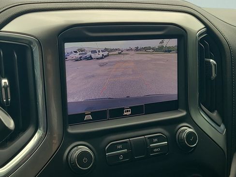 Used 2021 Chevrolet Silverado 1500 LT Trail Boss w/ Convenience Package II AWD/4WD image 19