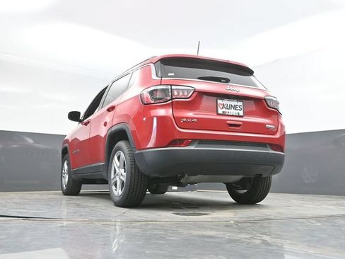 Used 2024 Jeep Compass Latitude AWD/4WD image 47