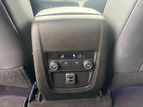 Used 2023 Buick Enclave Essence FWD image 16