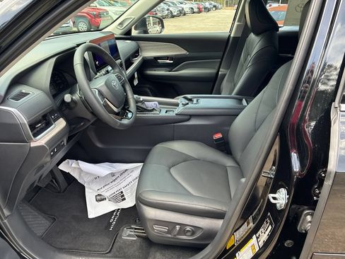 New 2026 Toyota Grand Highlander AWD image 15