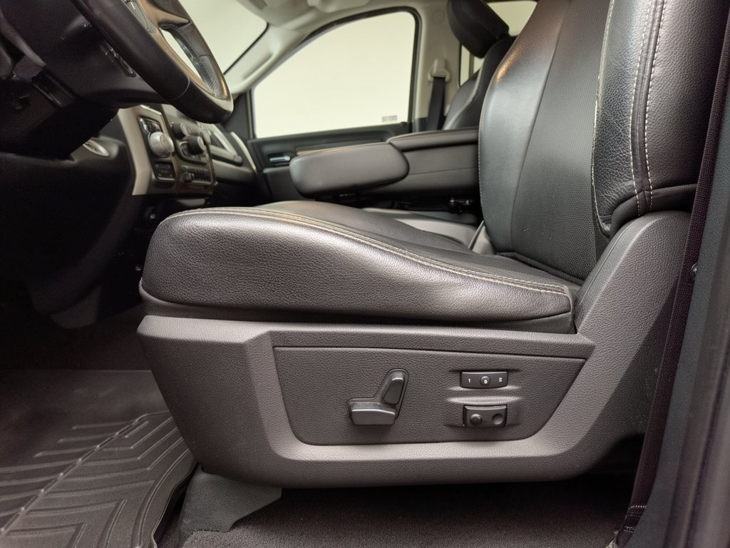 Used 2014 RAM 1500 Laramie AWD/4WD image 16