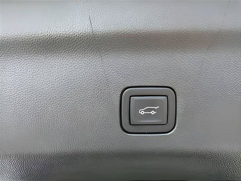 Used 2022 Chevrolet Tahoe RST w/ Sport Performance Package RWD image 45