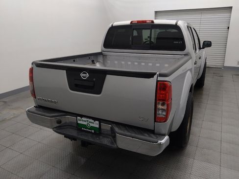 Used 2019 Nissan Frontier SV RWD image 7