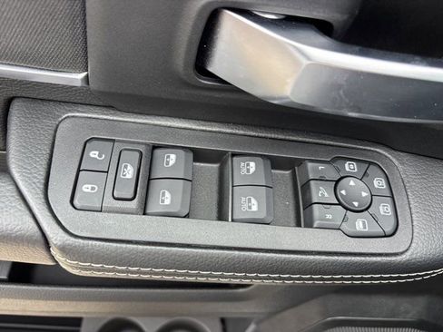 Used 2025 RAM 2500 Big Horn AWD/4WD image 22