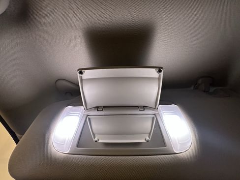 Certified 2025 Subaru Outback Limited image 17