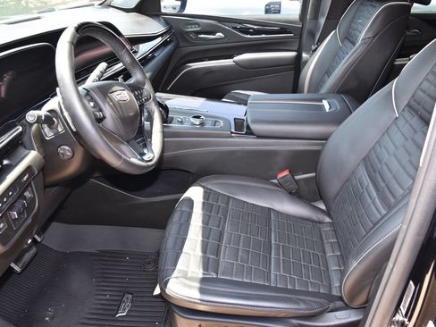 Used 2023 Cadillac Escalade V w/ LPO, ONYX Package AWD/4WD image 10