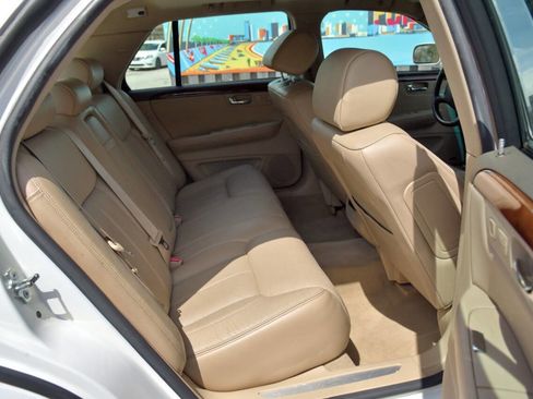 Used 2006 Cadillac DTS Performance FWD image 34