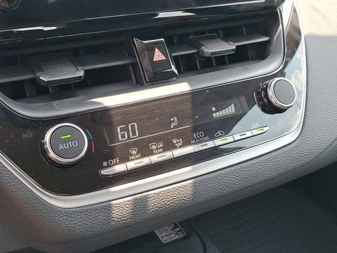 Used 2025 Toyota Corolla LE FWD image 16