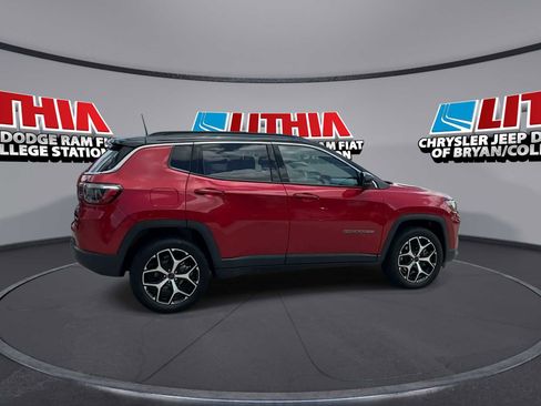 Used 2025 Jeep Compass Limited AWD/4WD image 8