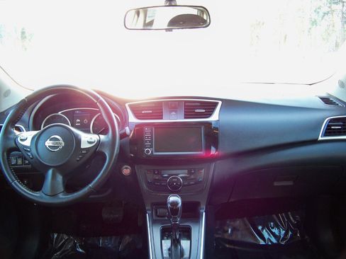 Used 2019 Nissan Sentra SV image 40