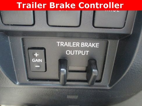 Used 2018 Toyota Tundra SR5 w/ TRD Off Road Package image 16