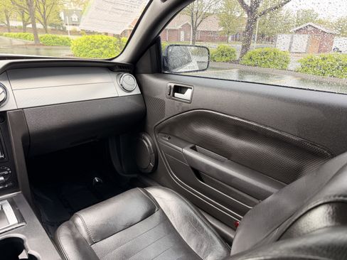 Used 2006 Ford Mustang GT RWD image 18