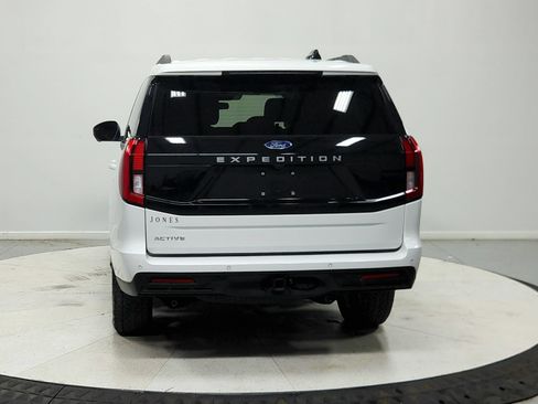 Used 2025 Ford Expedition Active AWD/4WD image 7