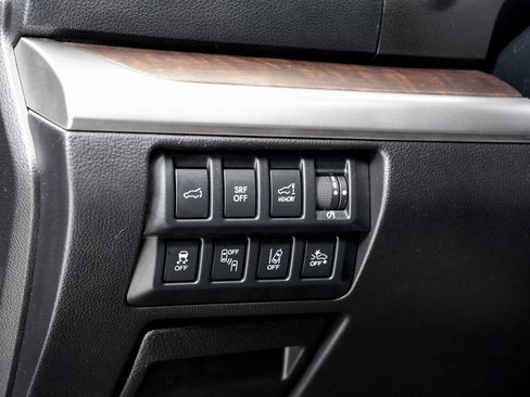 Used 2017 Subaru Outback 2.5i Limited image 10