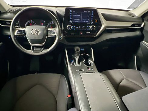 Used 2022 Toyota Highlander L image 30