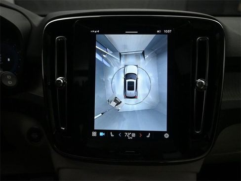 Used 2025 Volvo XC40 B5 Ultra image 11