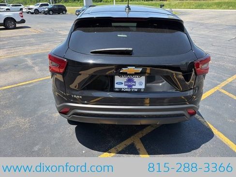 Used 2024 Chevrolet Trax LS FWD image 7