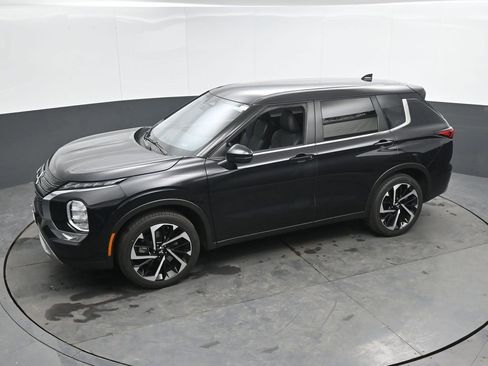 Used 2024 Mitsubishi Outlander SE image 38