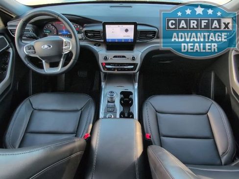 Used 2022 Ford Explorer XLT w/ Equipment Group 202A image 5