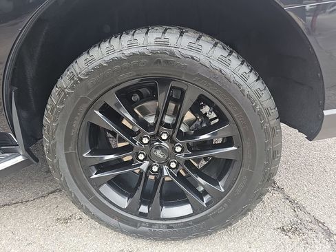 Used 2022 Ford Expedition XLT RWD image 34