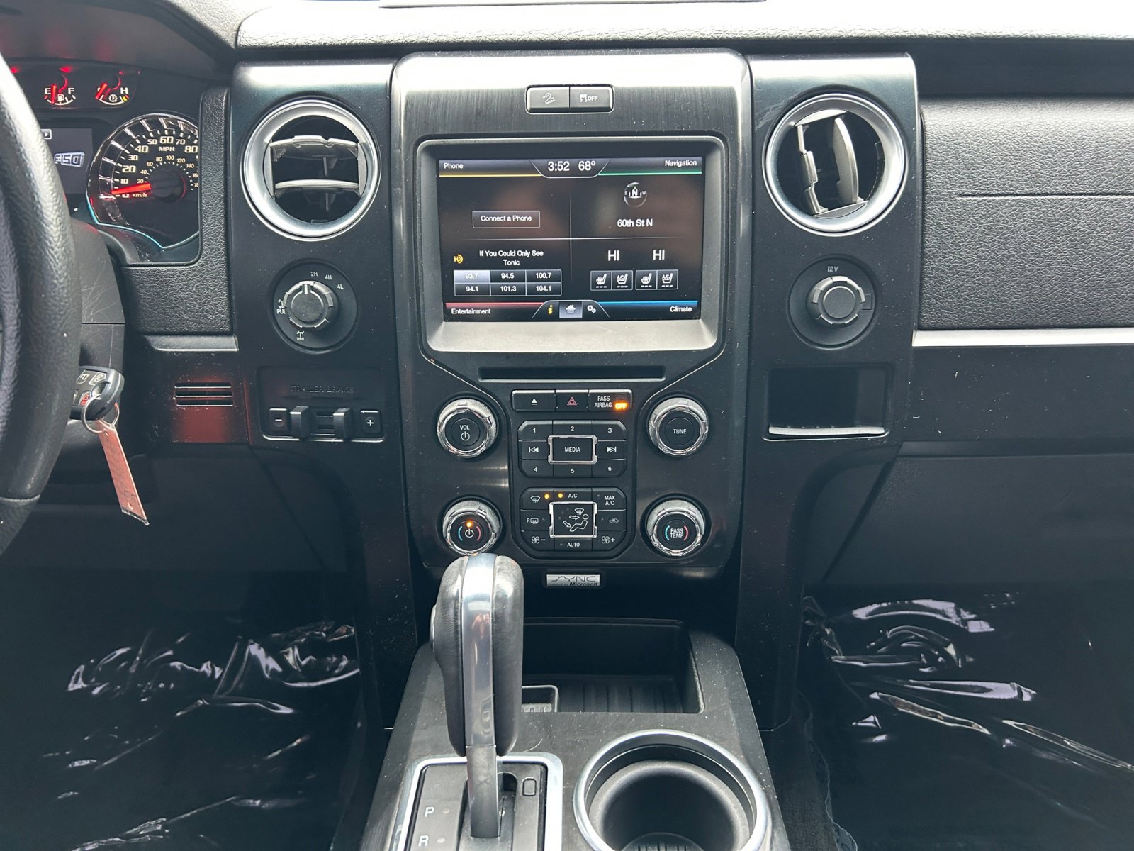 Used 2014 Ford F150 FX4 w/ Equipment Group 402A Luxury AWD/4WD image 12