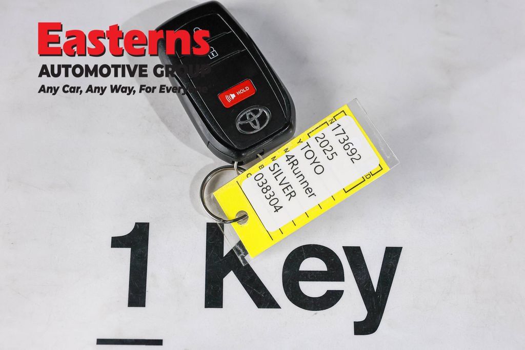 Used 2025 Toyota 4Runner SR5 AWD/4WD image 27