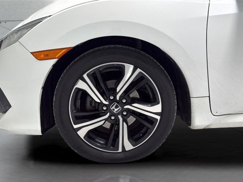 Used 2016 Honda Civic Touring image 9