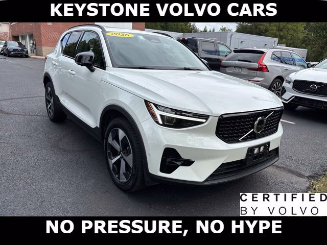 Certified 2026 Volvo XC40 B5 Plus AWD/4WD image 1