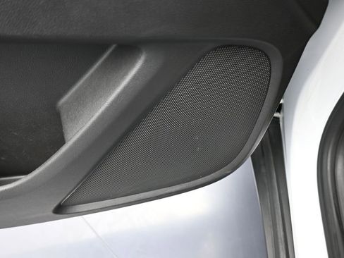 Used 2023 Chevrolet Traverse LT image 14