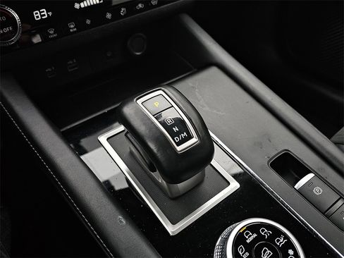 Used 2024 Mitsubishi Outlander SE image 25