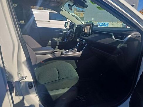 Used 2022 Toyota RAV4 XLE image 13