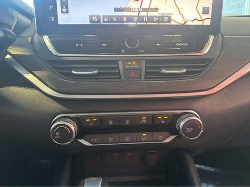 Used 2023 Nissan Altima 2.5 SV w/ SV Premium Package image 23