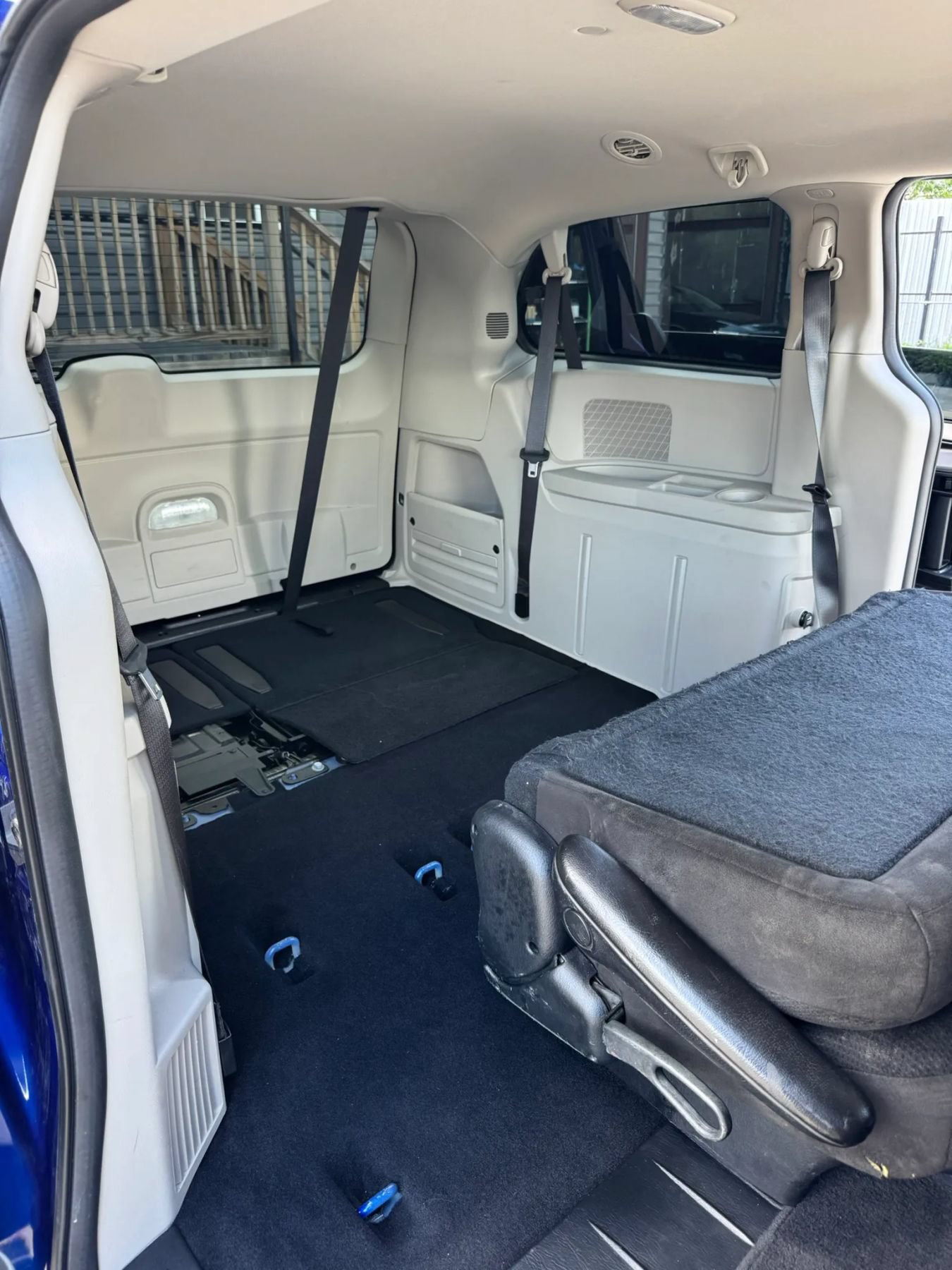Used 2019 Dodge Grand Caravan SE w/ UConnect Hands-Free Group FWD image 34