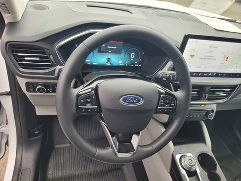 Certified 2023 Ford Escape SE w/ PHEV Premium Package image 30