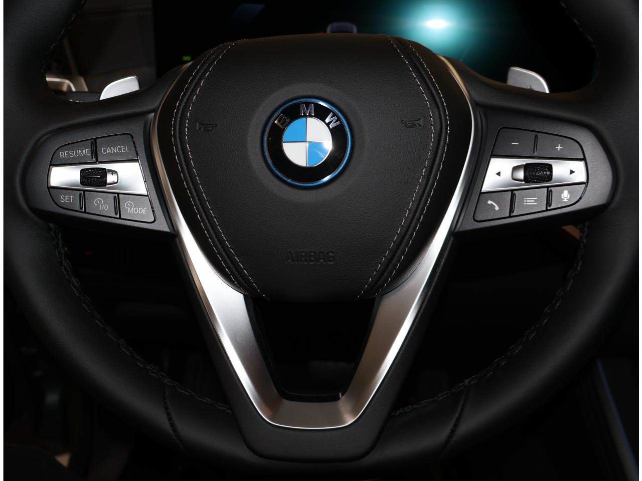 Used 2026 BMW X5 xDrive50e w/ Premium Package AWD/4WD image 22