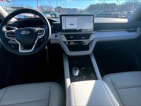 New 2026 Ford Explorer Active w/ Active Comfort Package image 5
