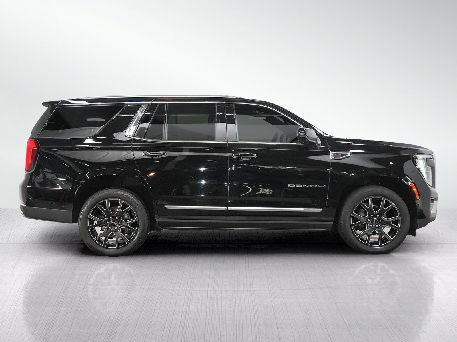 Used 2025 GMC Yukon Denali w/ Sun & Power Step Package AWD/4WD image 7