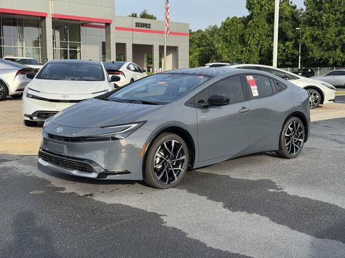 New 2025 Toyota Prius Plug-In Hybrid FWD image 2