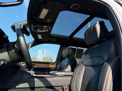 Used 2024 Jeep Grand Wagoneer L Series III image 25