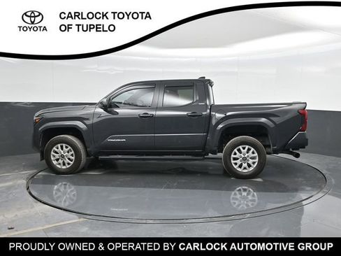 Used 2025 Toyota Tacoma SR5 image 8
