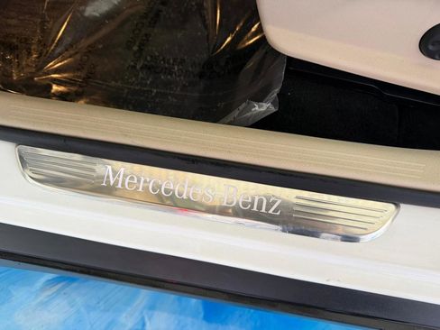 Used 2020 Mercedes-Benz GLC 300 4MATIC w/ Premium Package image 16