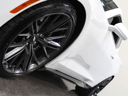 Used 2017 Chevrolet Camaro ZL1 RWD image 8